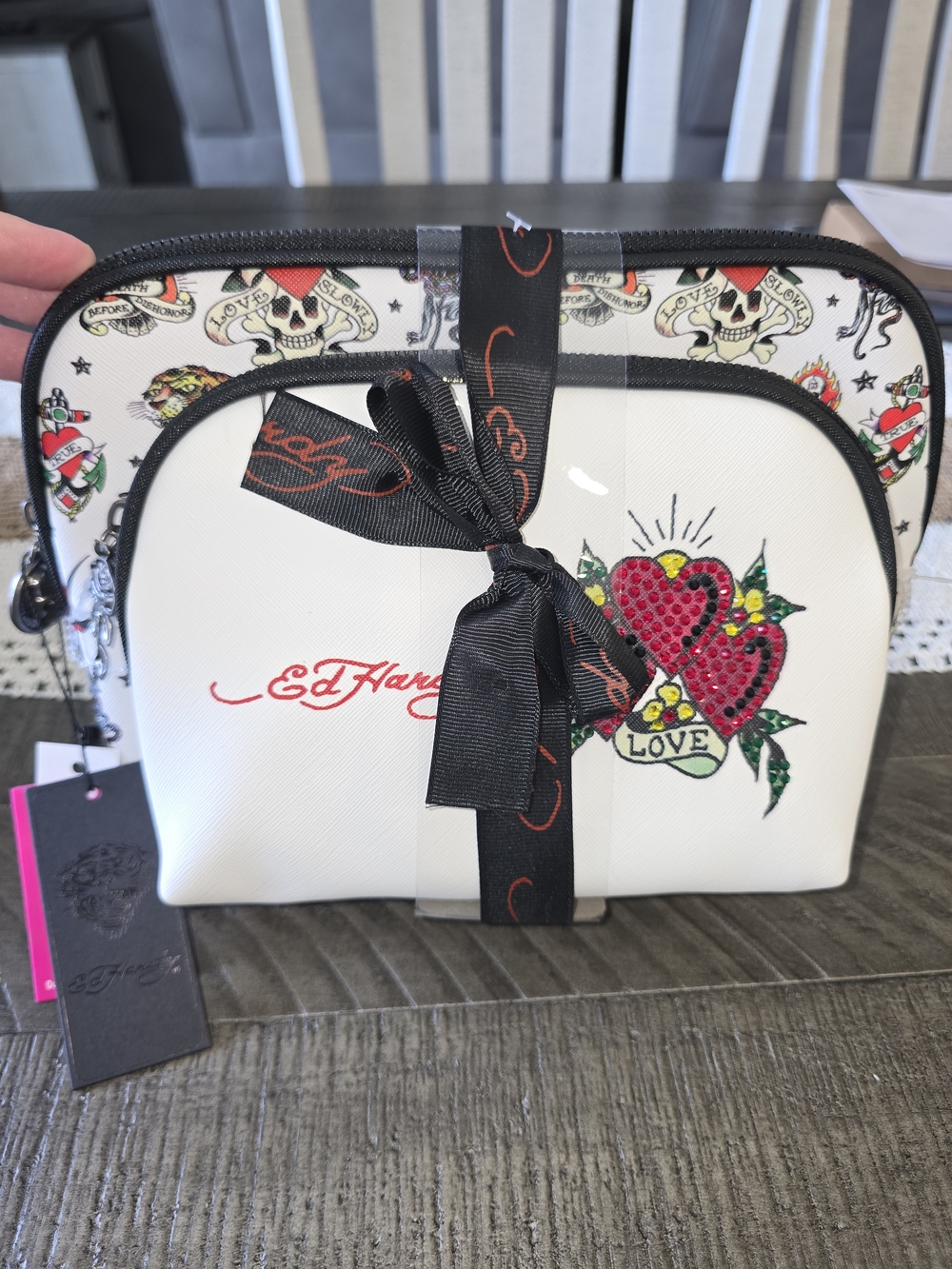 Ed Hardy NWT White
Cosmetic Pouch Set with Red Heart Tattoo Graphic